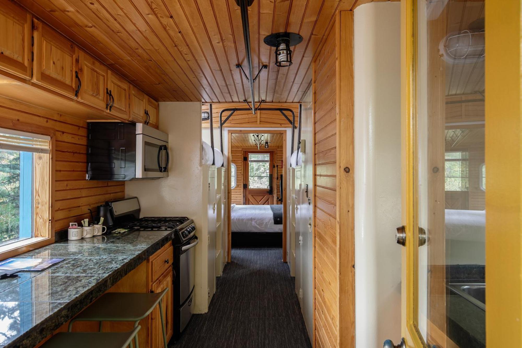 Essex Loge Glacier National Park מראה חיצוני תמונה