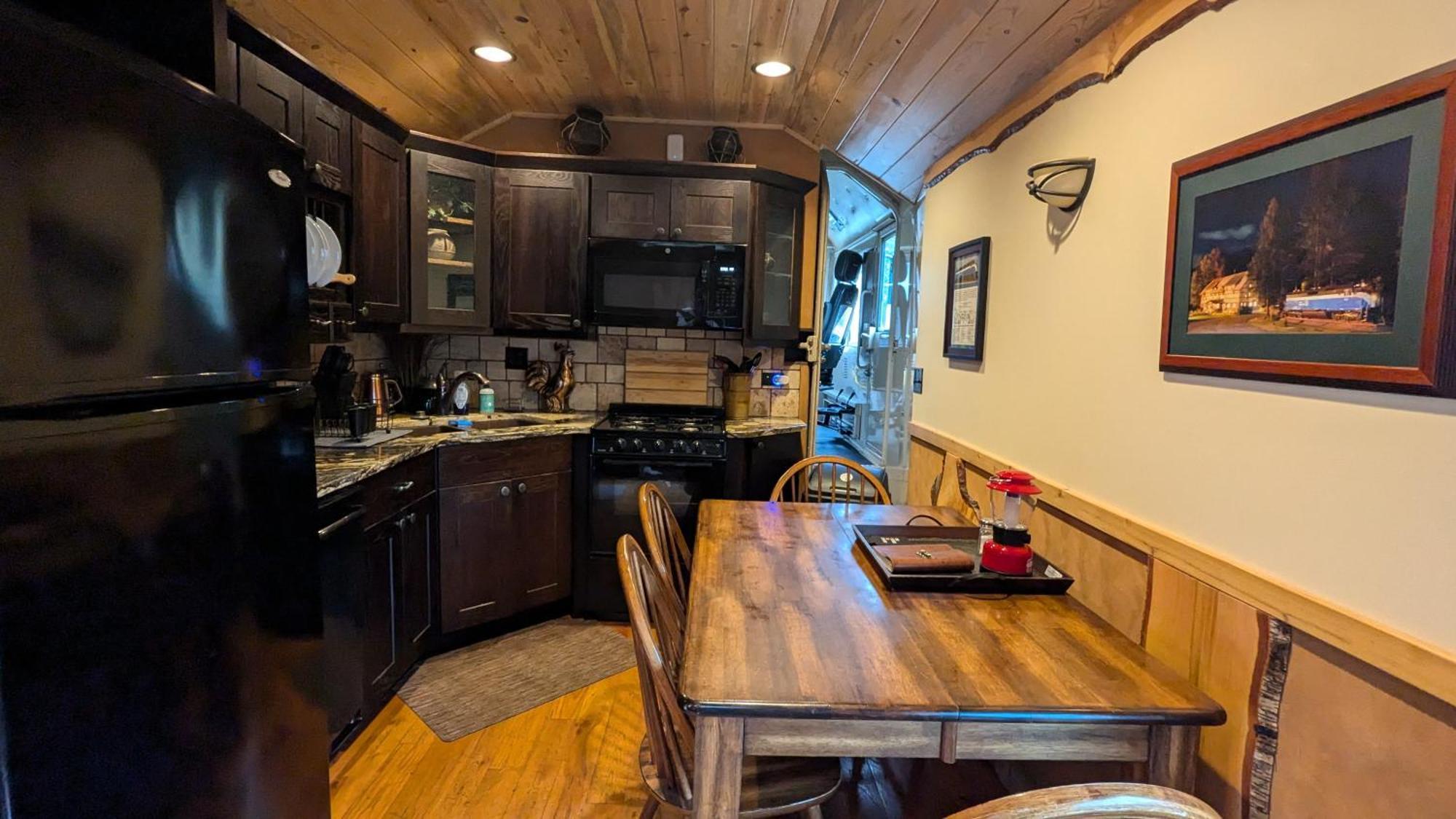 Essex Loge Glacier National Park חדר תמונה